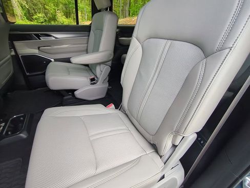 New 2026 Jeep Grand Wagoneer Limited AWD/4WD image 28