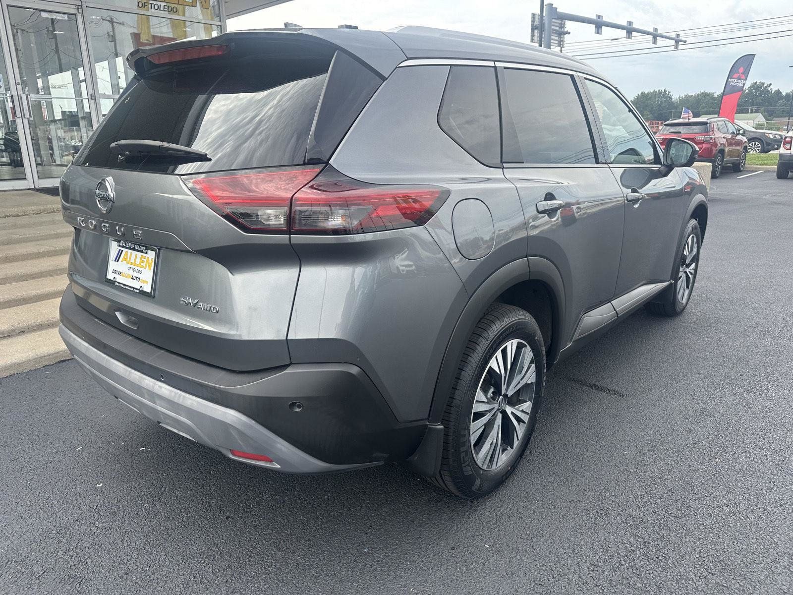 Used 2021 Nissan Rogue SV w/ Premium Package AWD/4WD image 13
