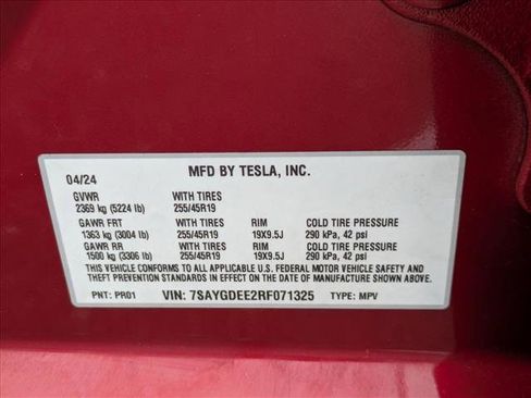 Used 2024 Tesla Model Y Long Range AWD/4WD image 23