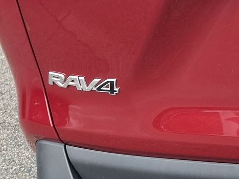 Certified 2025 Toyota RAV4 XLE AWD/4WD image 32