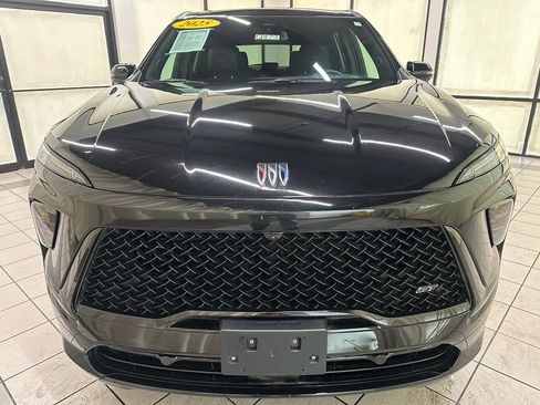 Certified 2025 Buick Enclave Sport Touring image 12