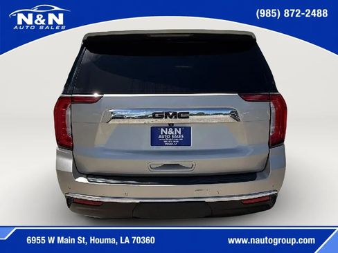Used 2022 GMC Yukon XL SLT w/ SLT Premium Package RWD image 4