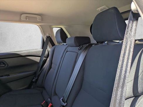 Used 2025 Nissan Rogue S image 18