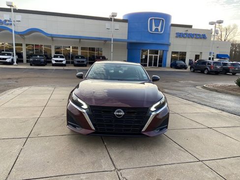 Used 2024 Nissan Altima 2.5 SV image 3