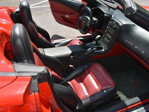 Used 2010 Chevrolet Corvette Grand Sport w/ Preferred Equipment Group RWD image 21