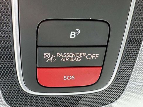 Certified 2024 Hyundai Elantra SEL FWD image 31