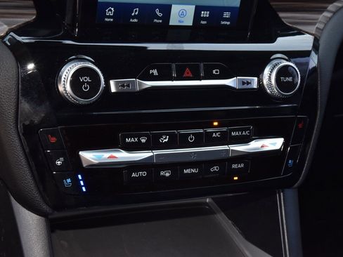 Certified 2022 Ford Explorer Limited w/ Limited Technology Package image 31