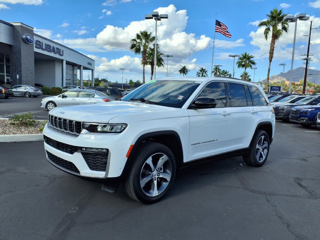 Used 2026 Jeep Grand Cherokee Limited w/ Luxury Tech Group II AWD/4WD image 8