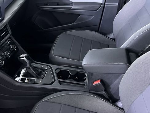 Used 2024 Volkswagen Taos SE image 20