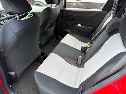 Used 2014 Toyota Yaris L FWD image 19
