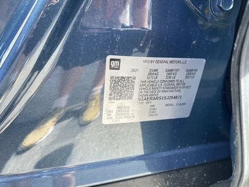 Certified 2025 Buick Enclave Preferred FWD image 34