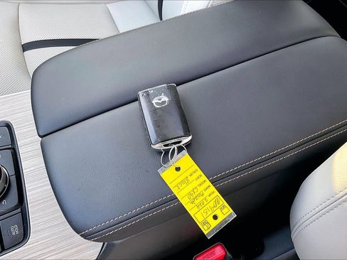 Used 2024 MAZDA CX-90 3.3 Turbo w/ Preferred Package image 10