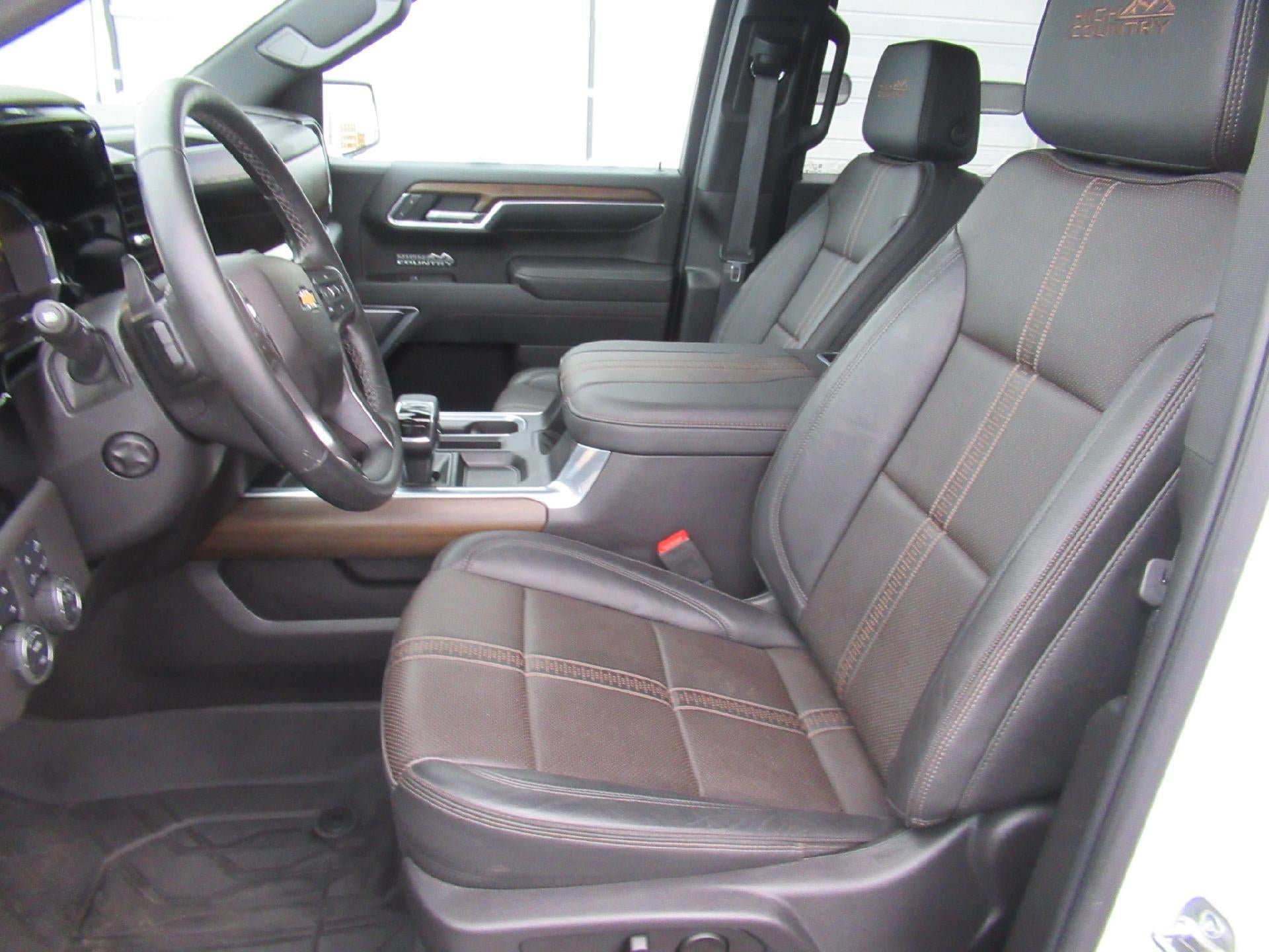 Certified 2025 Chevrolet Silverado 1500 High Country w/ Z71 Off-Road Package AWD/4WD image 10