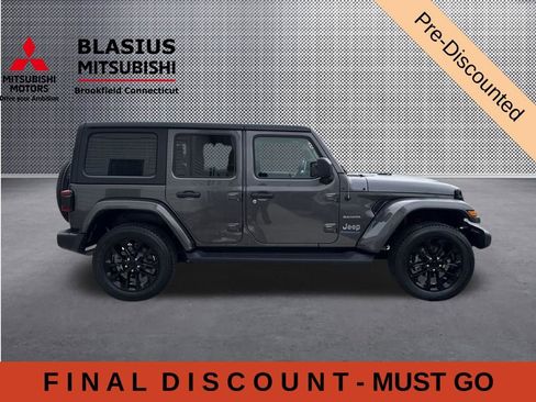Used 2023 Jeep Wrangler Unlimited Sahara w/ Cold Weather Group AWD/4WD image 9
