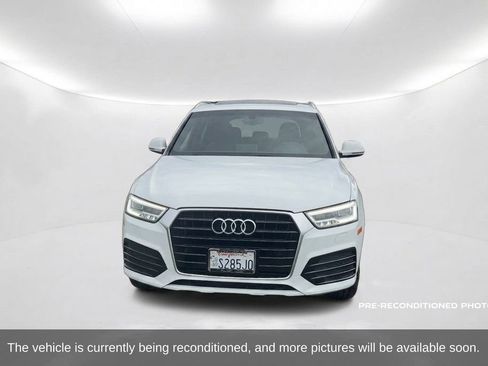 Used 2018 Audi Q3 2.0T Premium Plus w/ Premium Plus Package FWD image 2