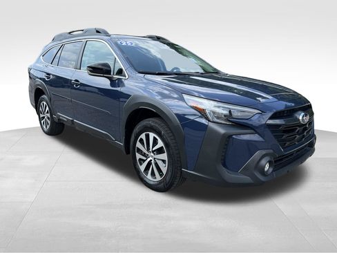 Used 2025 Subaru Outback Premium AWD/4WD image 4