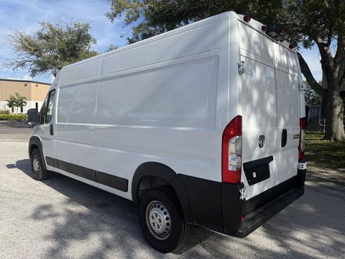 Used 2026 RAM ProMaster 2500 w/ Convenience Group FWD image 3