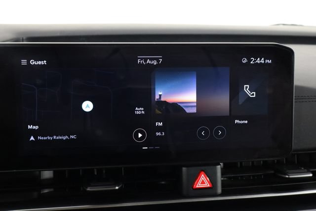 Certified 2025 Kia Carnival FWD image 32