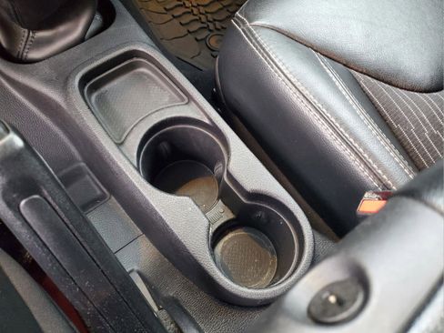 Used 2014 Jeep Wrangler Freedom Edition image 6