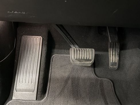 Used 2023 Jeep Grand Cherokee Limited AWD/4WD image 33