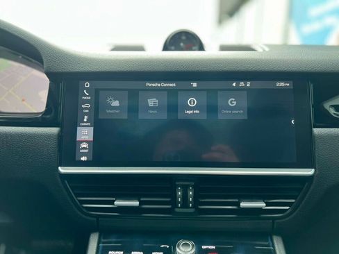 Used 2019 Porsche Cayenne image 24