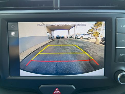 Used 2025 Kia Soul LX image 17