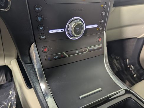 Used 2020 Ford Edge Titanium FWD image 19