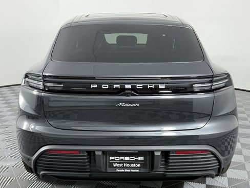 New 2025 Porsche Macan Electric image 10