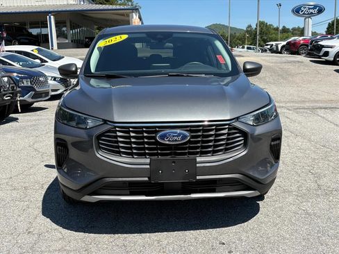 Used 2023 Ford Escape Active AWD/4WD image 2