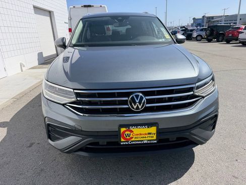 Used 2023 Volkswagen Tiguan SE w/ Panoramic Sunroof Package AWD/4WD image 9