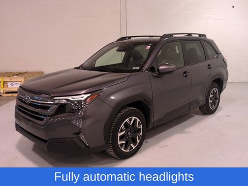 Certified 2025 Subaru Forester Premium w/ Convenience Package #1 AWD/4WD image 8