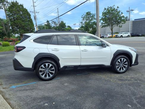 Used 2025 Subaru Outback Limited AWD/4WD image 30