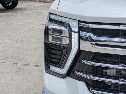 Used 2024 Chevrolet Silverado 3500 LTZ w/ LTZ Plus Package AWD/4WD image 9