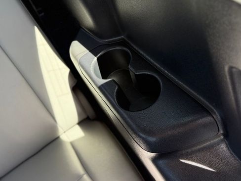 Used 2023 Toyota Highlander XLE AWD/4WD image 8