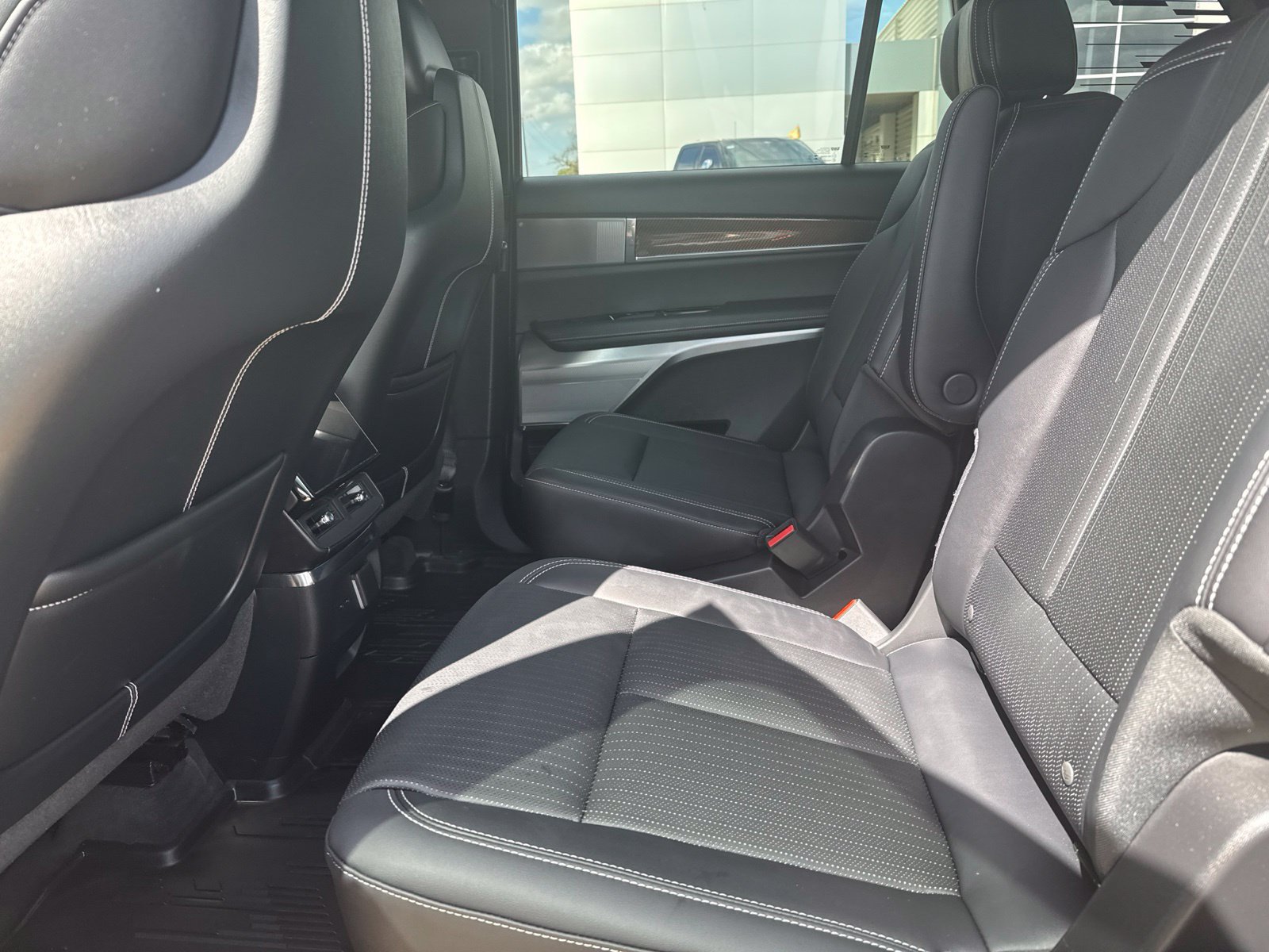 Used 2026 Cadillac Vistiq Sport w/ LPO, Floor Liner Package AWD/4WD image 8