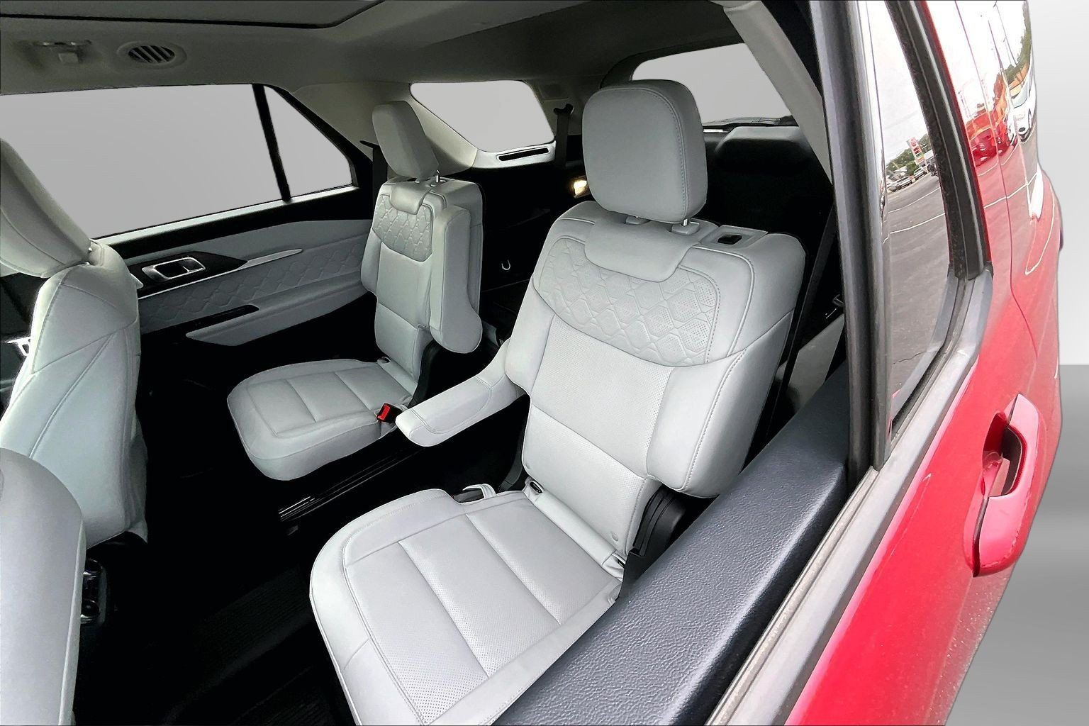 Used 2026 Ford Explorer Platinum w/ LUX Leather Package AWD/4WD image 17