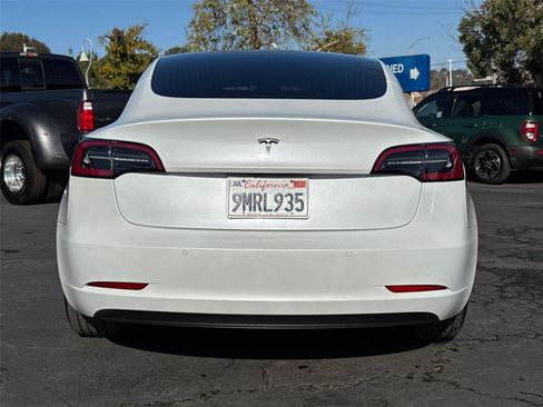 Used 2020 Tesla Model 3 Standard Range Plus image 12