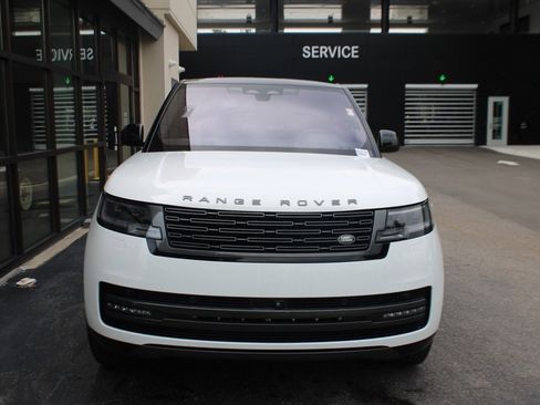 Certified 2023 Land Rover Range Rover SE image 9