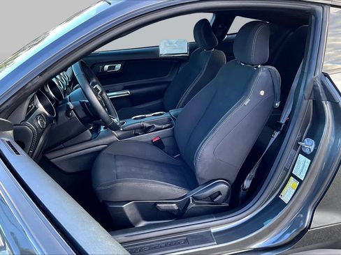 Used 2020 Ford Mustang Coupe RWD image 7