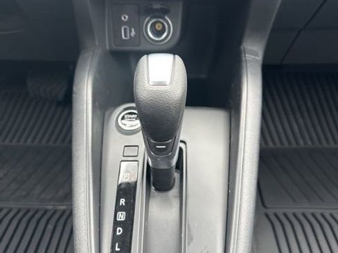 New 2025 Nissan Kicks Play S image 12