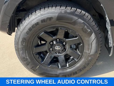 Used 2023 Toyota 4Runner TRD Off-Road Premium AWD/4WD image 10