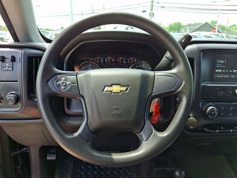 Used 2018 Chevrolet Silverado 1500 Custom w/ Custom Value Package AWD/4WD image 19