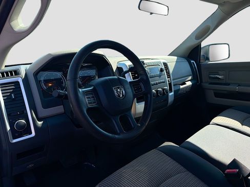 Used 2012 RAM 1500 Classic SLT RWD image 3