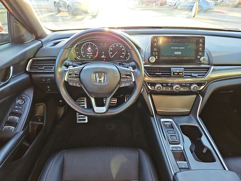 Used 2018 Honda Accord Sport image 8