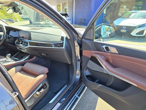 Used 2019 BMW X7 xDrive50i w/ Cold Weather Package AWD/4WD image 11