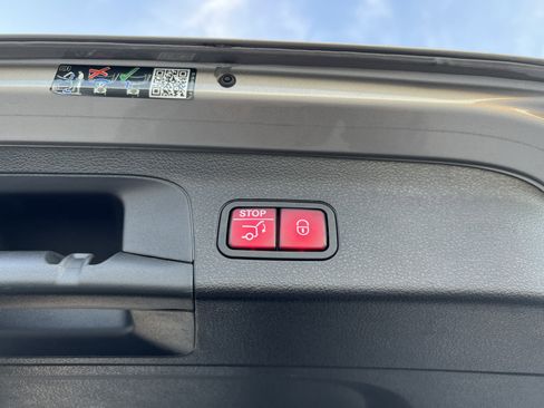 Used 2022 Mercedes-Benz GLS 450 4MATIC image 31