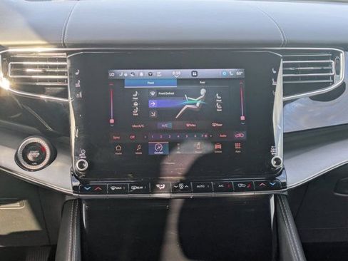 Used 2024 Jeep Wagoneer Series II image 14