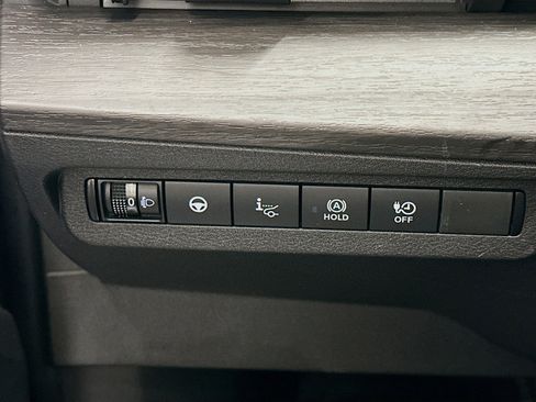 Used 2024 Nissan Ariya AWD image 17