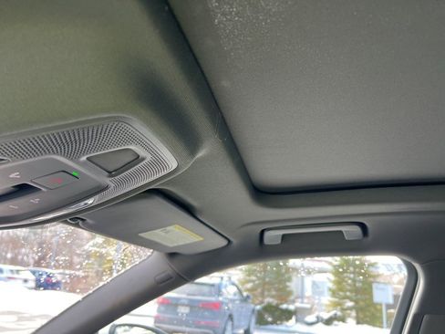 Used 2025 Audi Q5 Premium w/ Convenience Package image 70