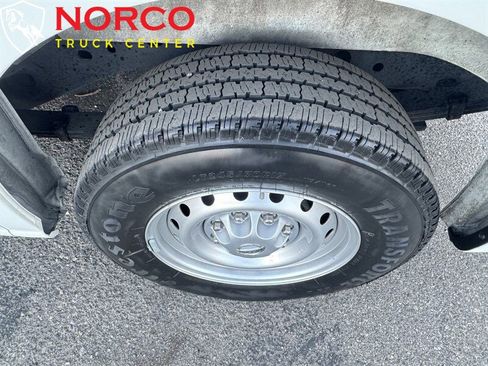 Used 2019 Nissan NV 2500 S image 15